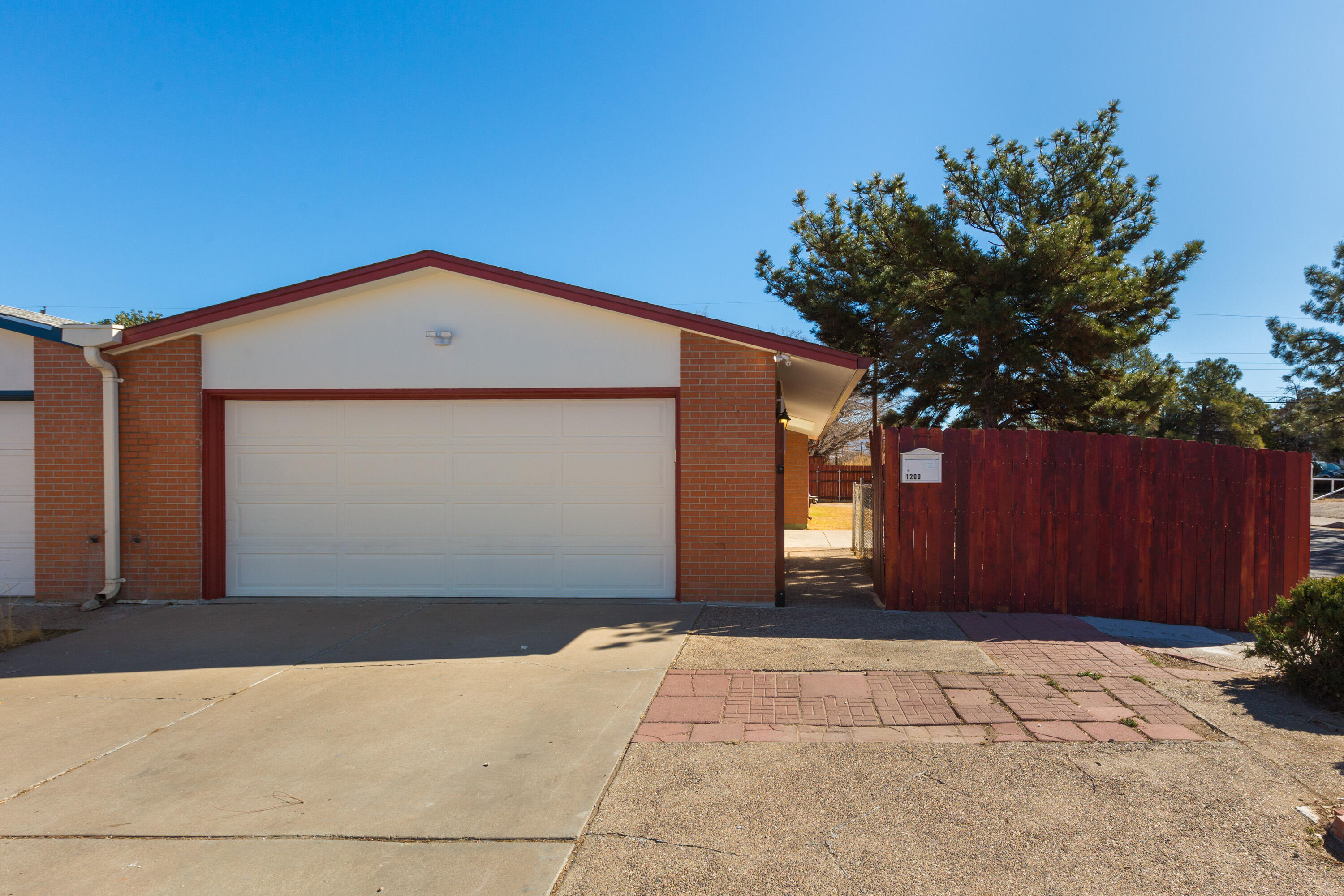 1200 ALVARADO Drive NE