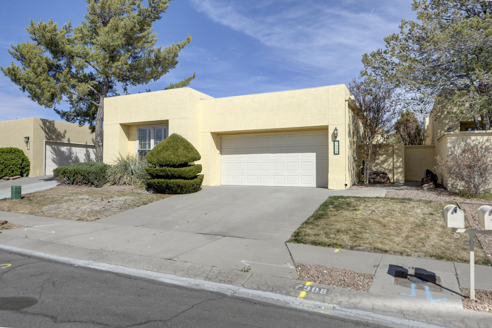 7908 WOODLEAF Drive NE