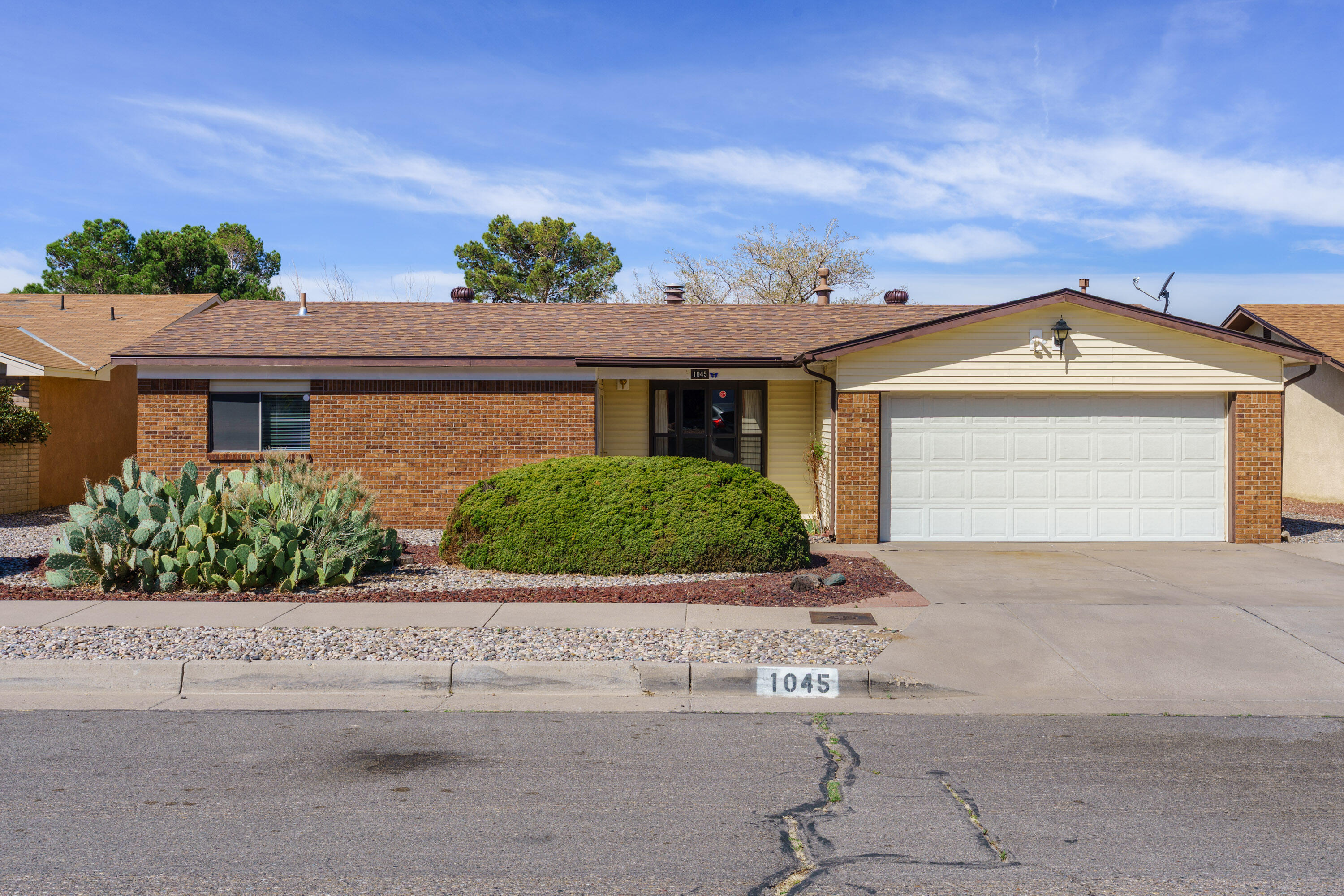 1045 JEWEL Place NE
