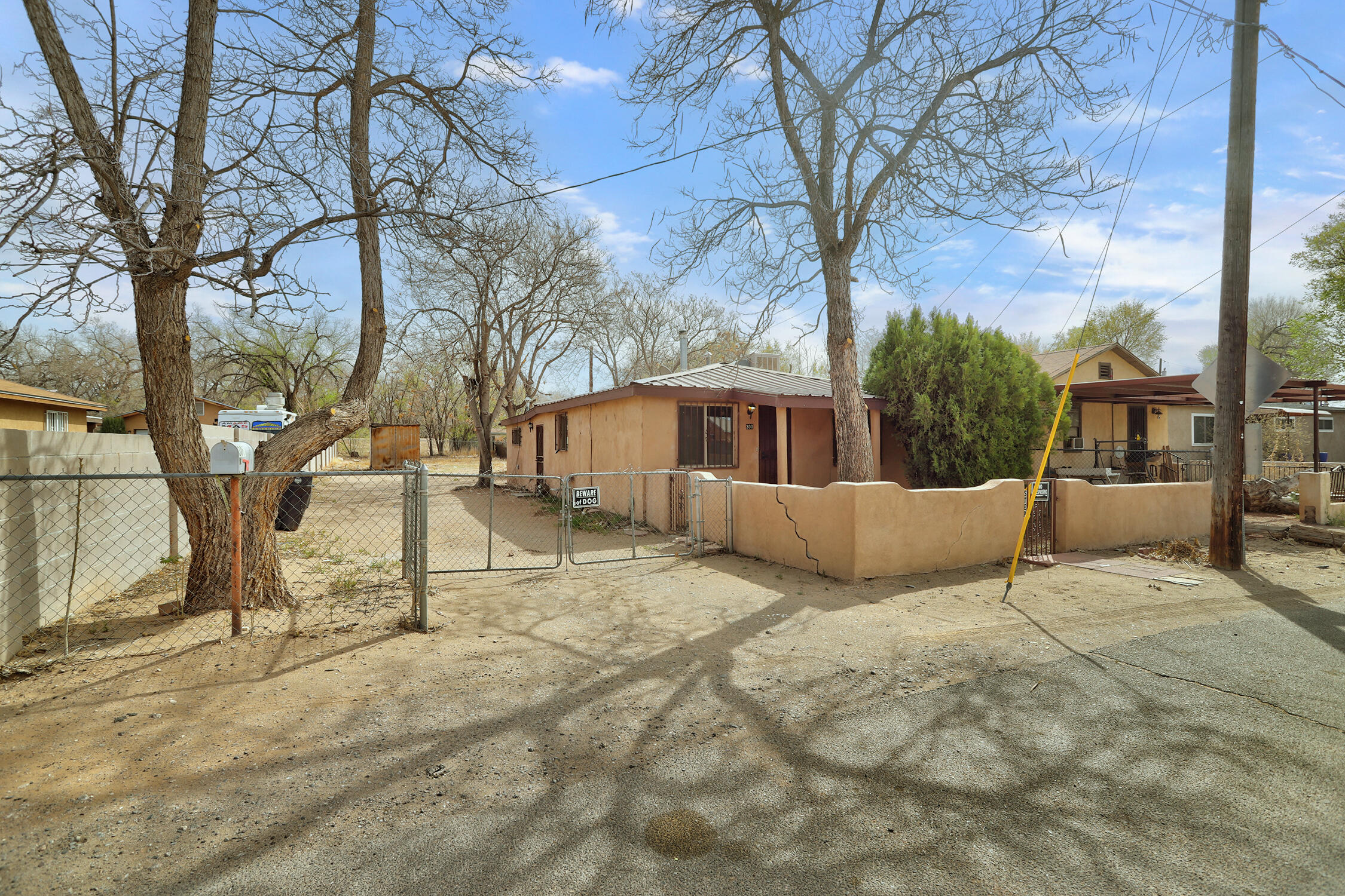 300 LANSING Drive SW