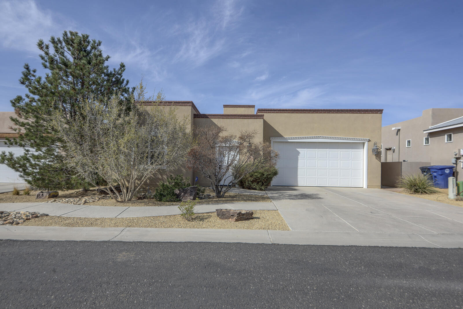 660 RIO AZUL Lane NW