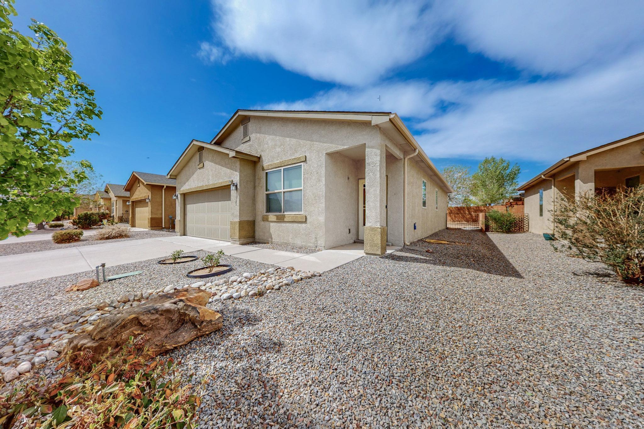 1513 BLUE SKY LOOP NE