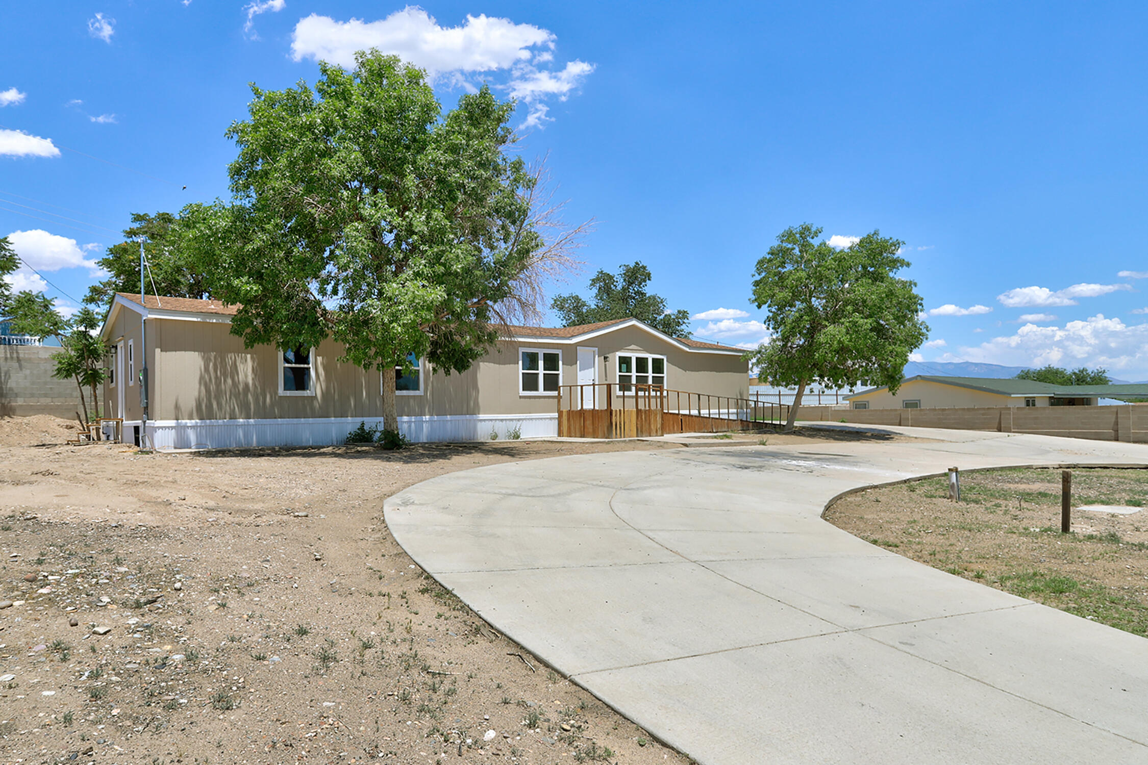 2823 EDUARDO Road SW