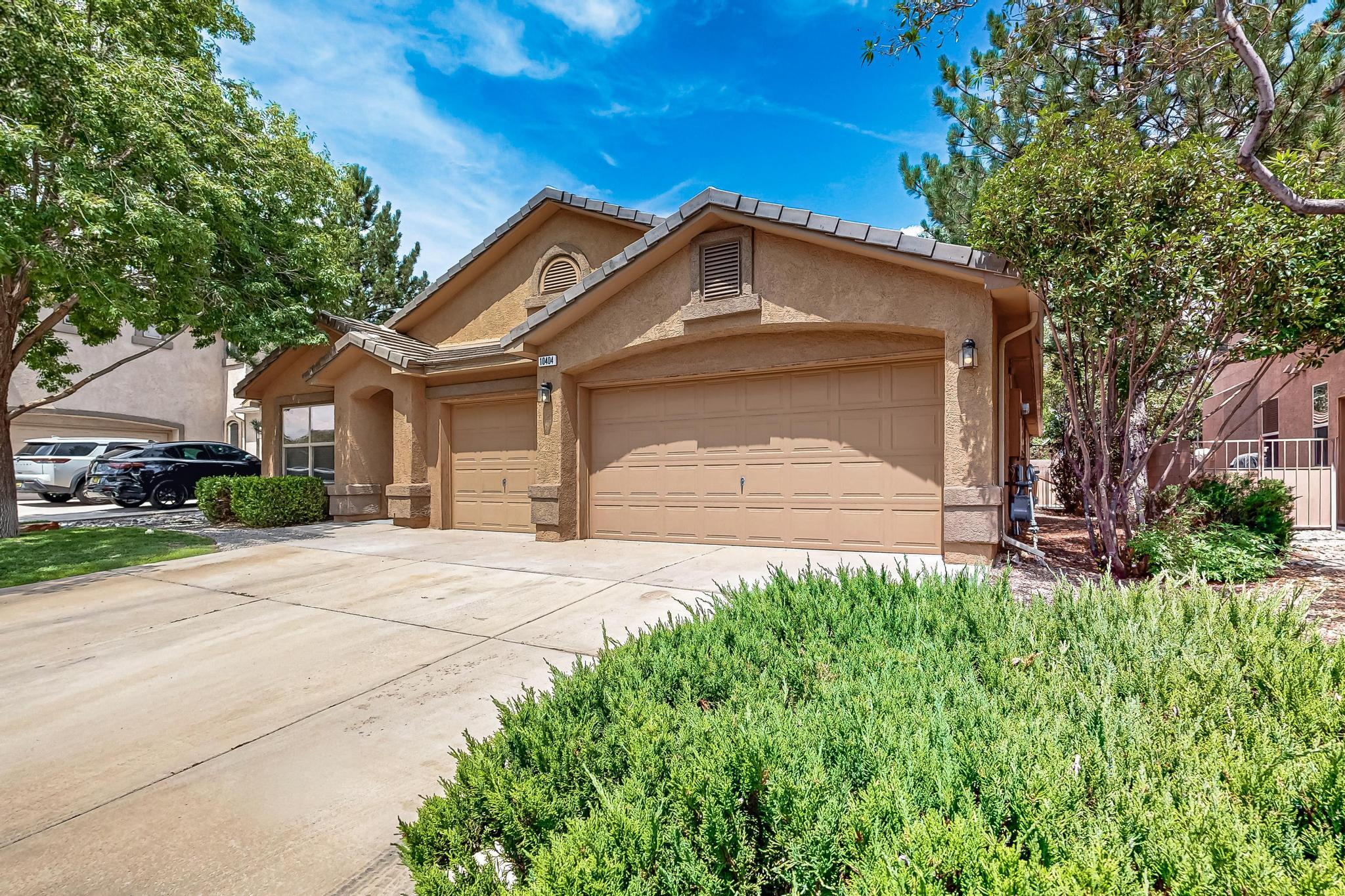 10404 COYOTE CANYON Place NW