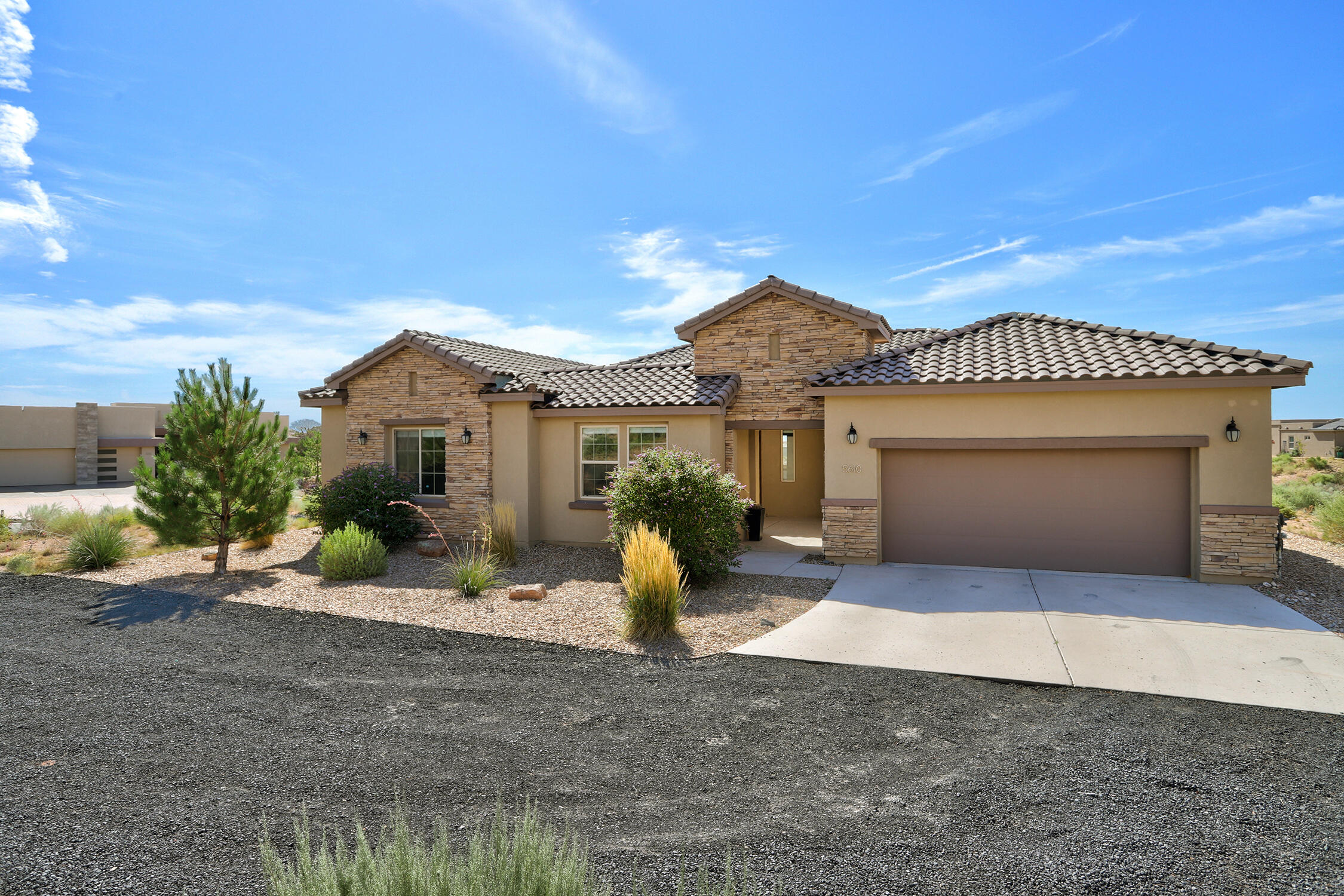 5610 DESERT SKY Place