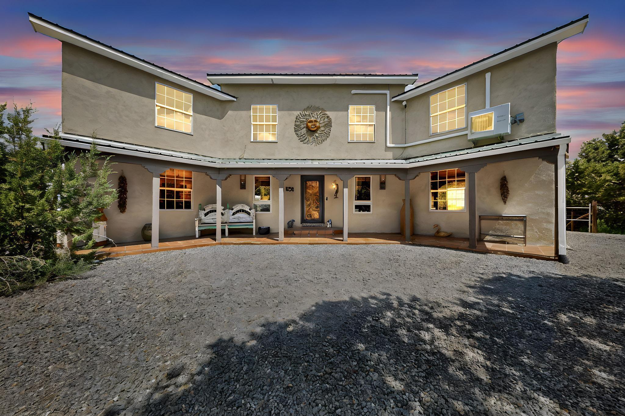 22 SANDIA MOUNTAIN RANCH Drive