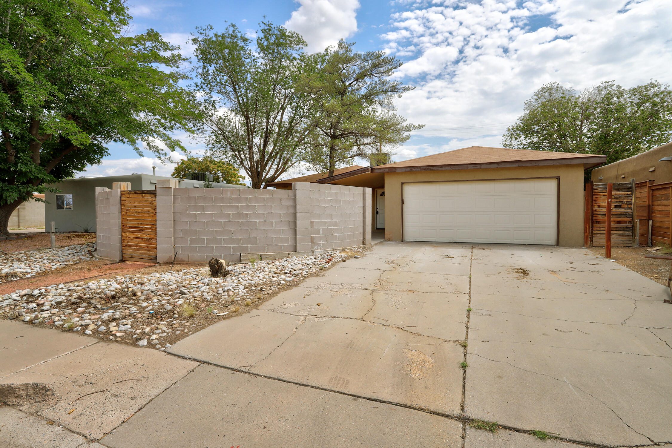 2420 CAGUA Drive NE