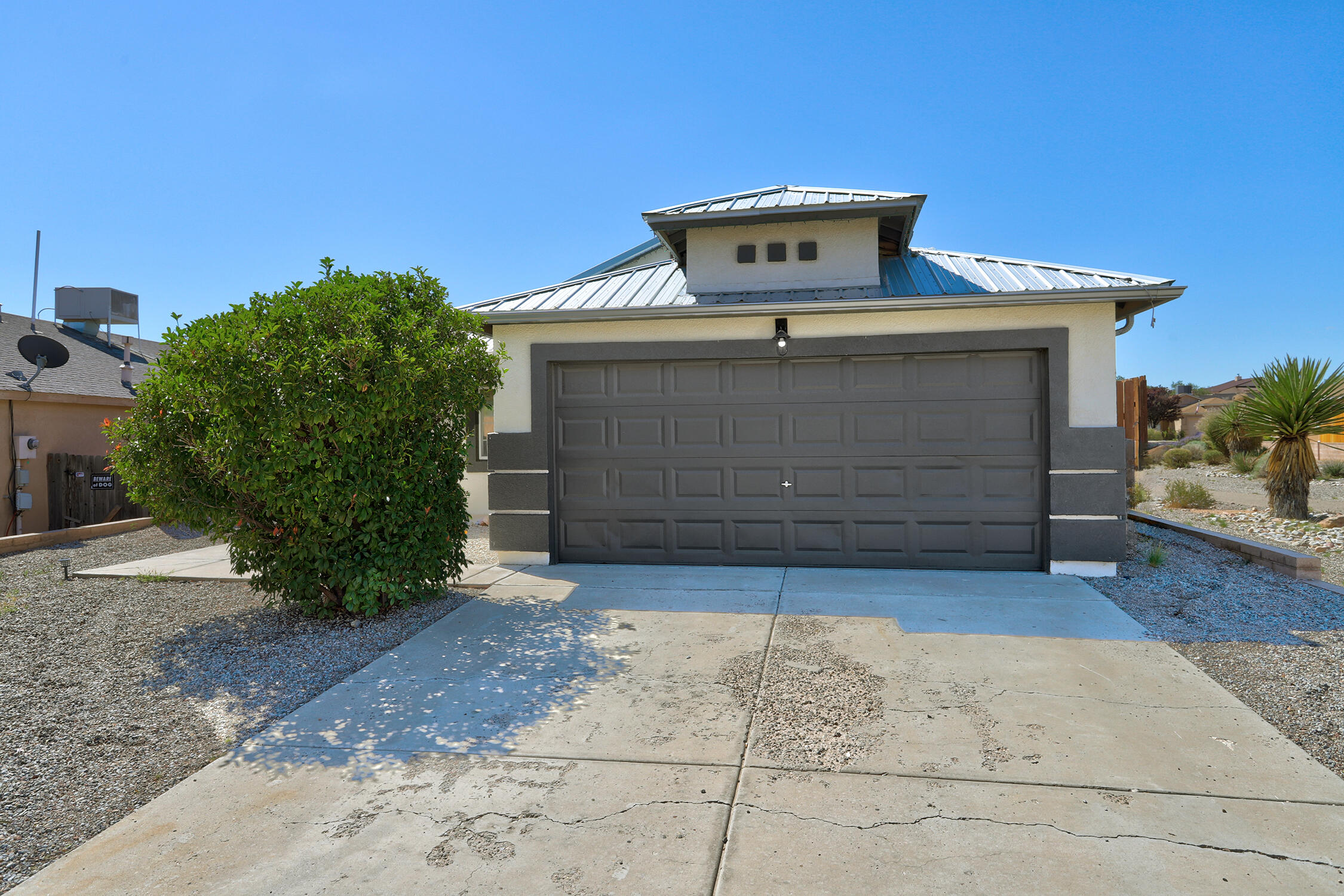 6944 ANGELA Drive NE