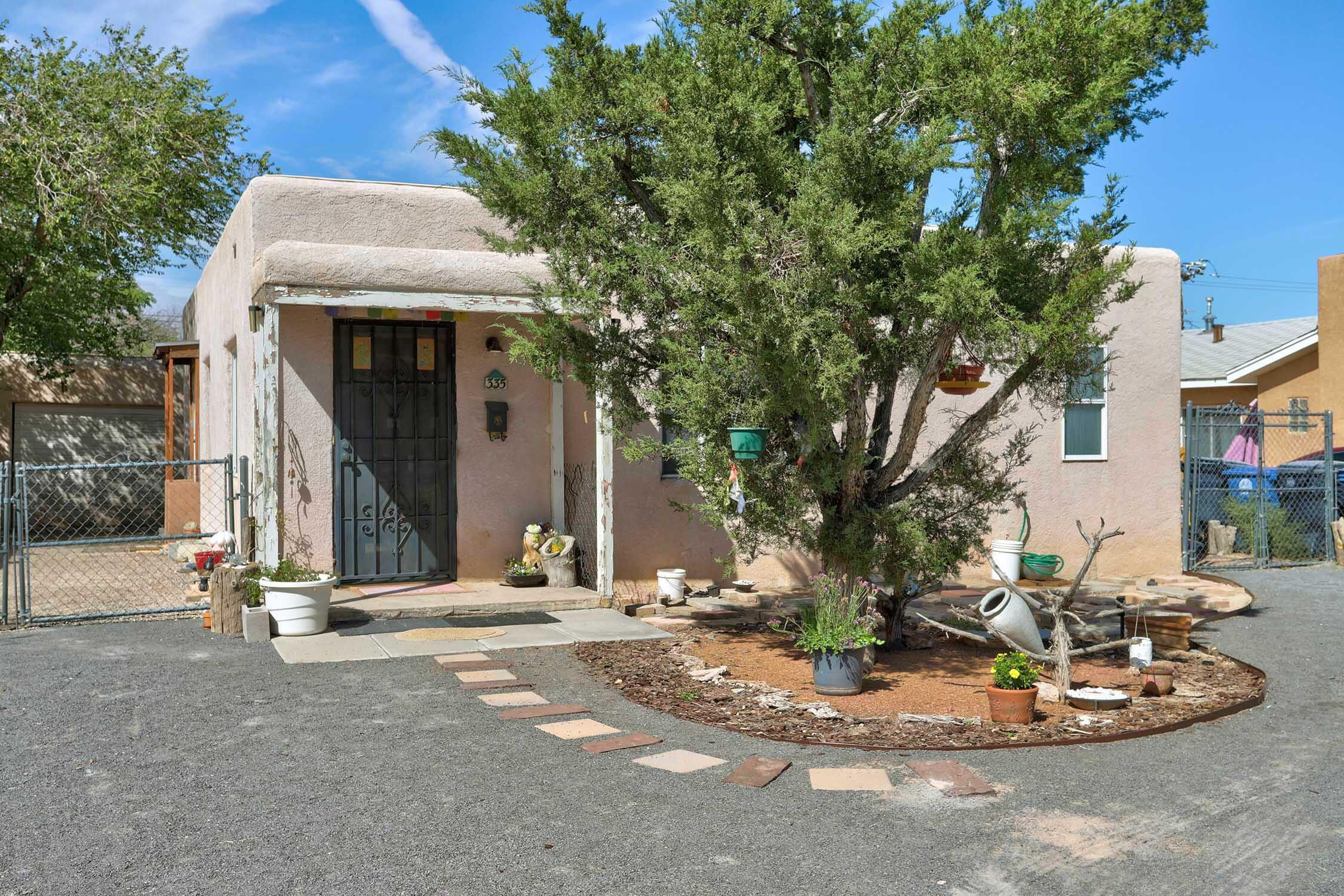 335 ALCAZAR Street NE