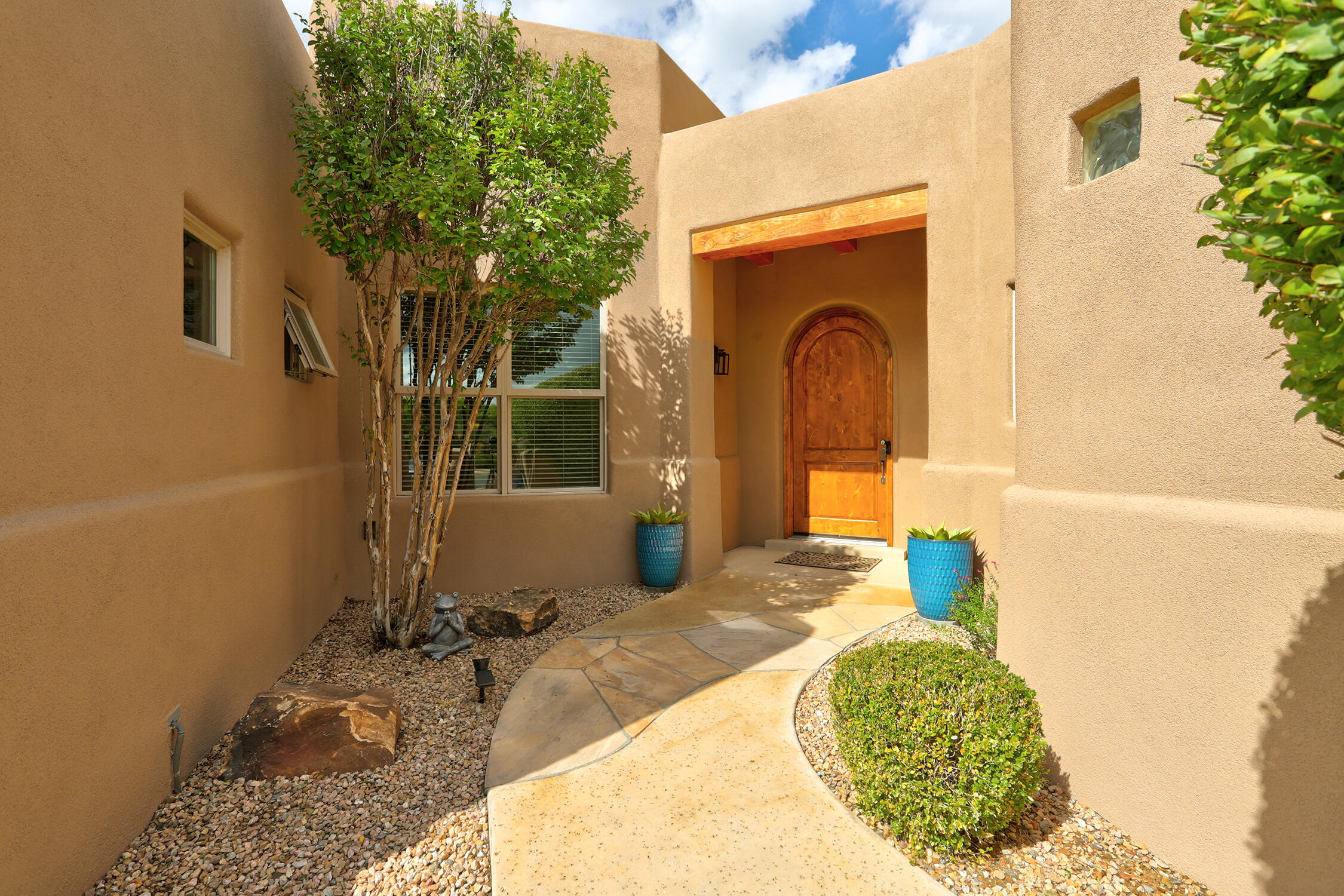 4901 Valle Rio Trail NW