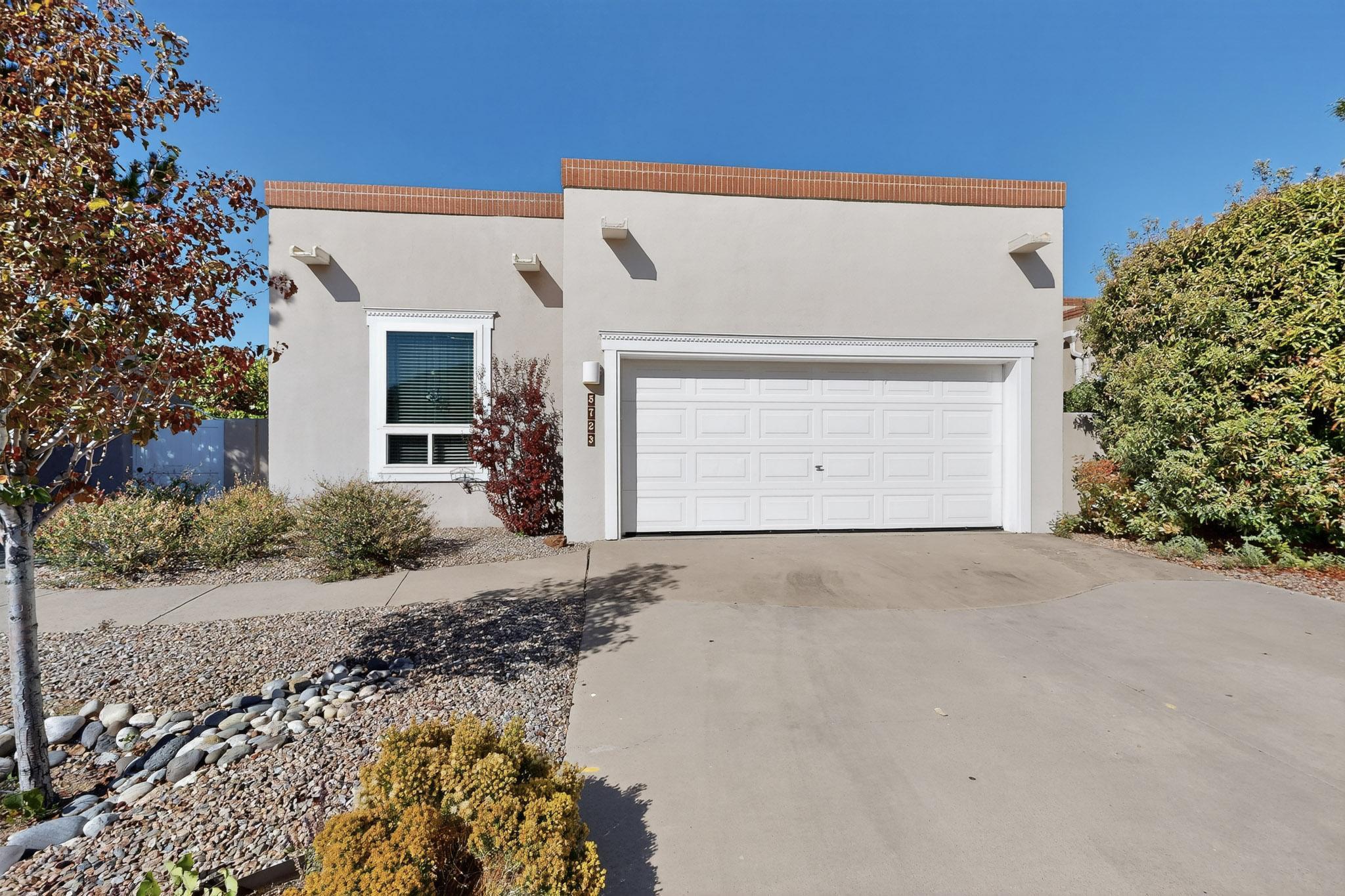 5723 Bosque Vista Drive NE