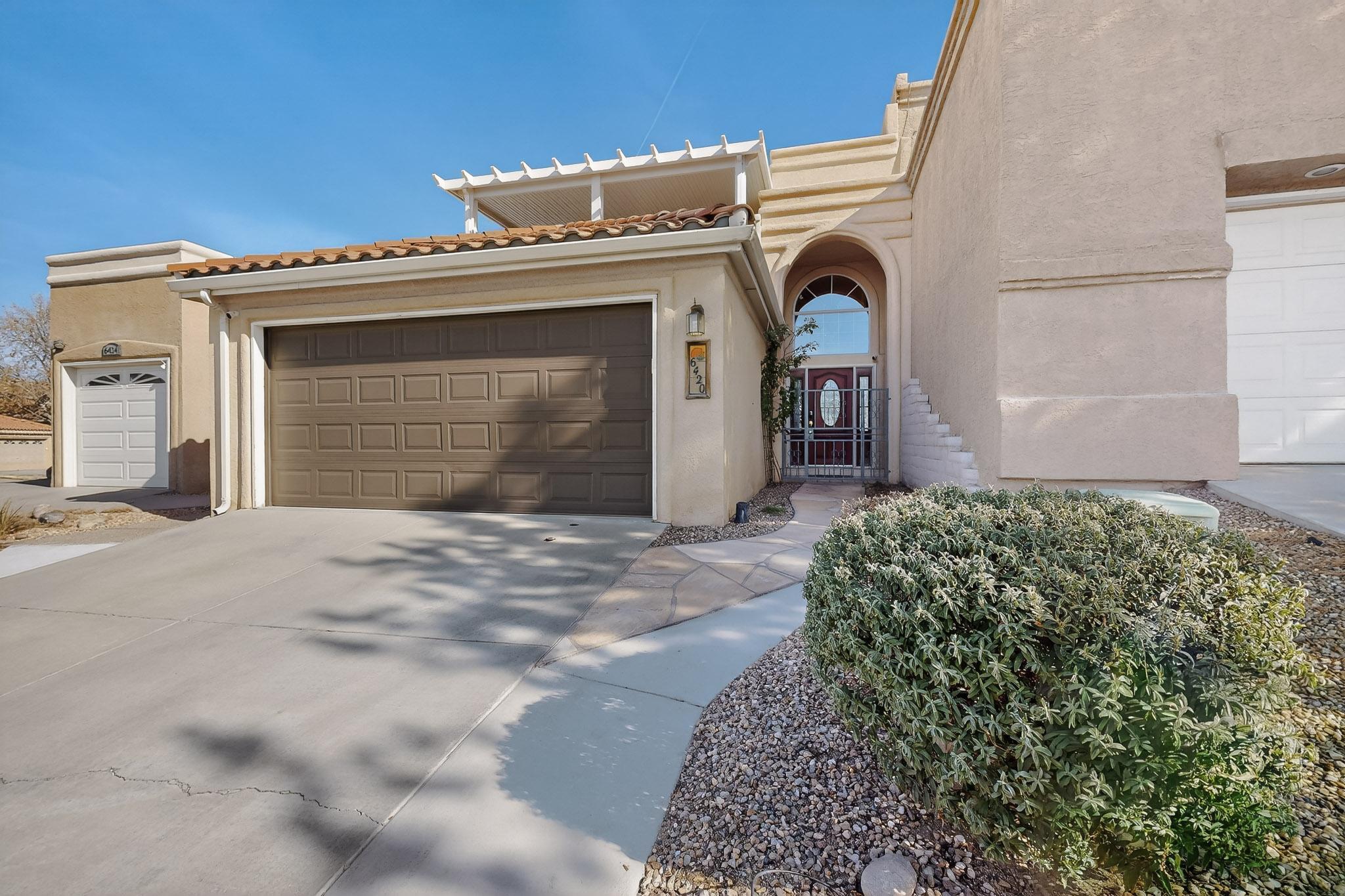 6420 Canterbury NE