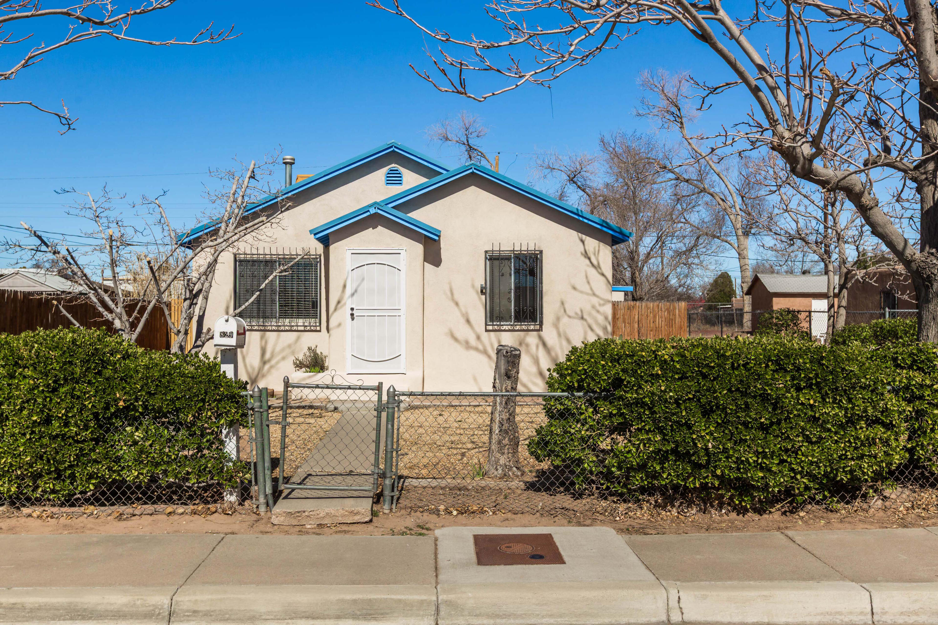 829 San Clemente Avenue NW