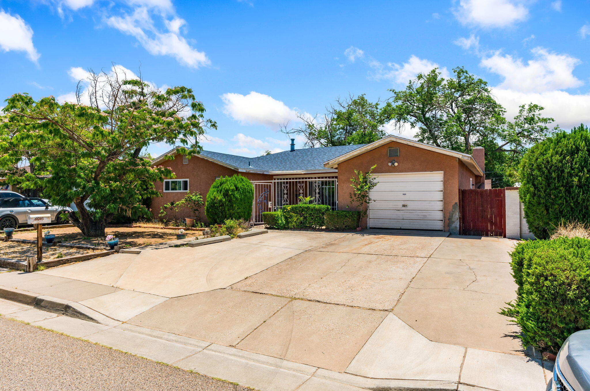 4016 Ponderosa Avenue NE