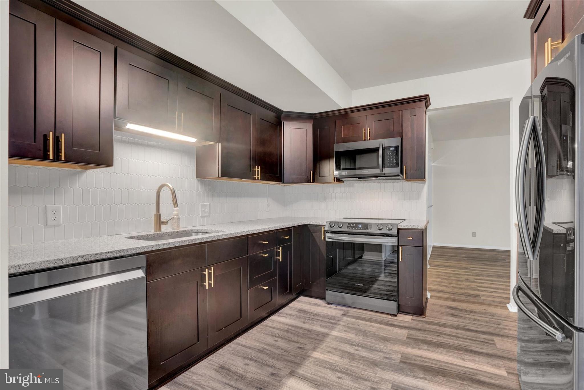 8 Fairway Road