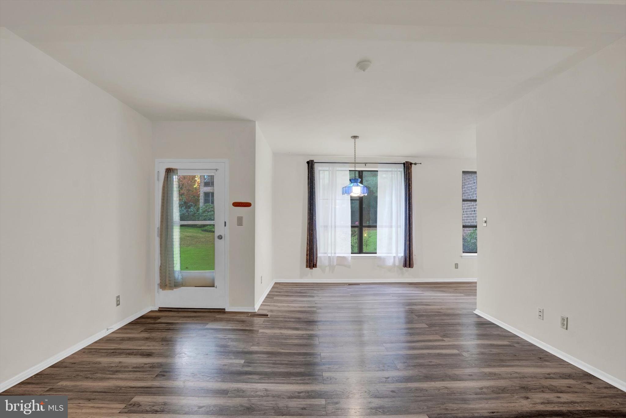 8 Fairway Road