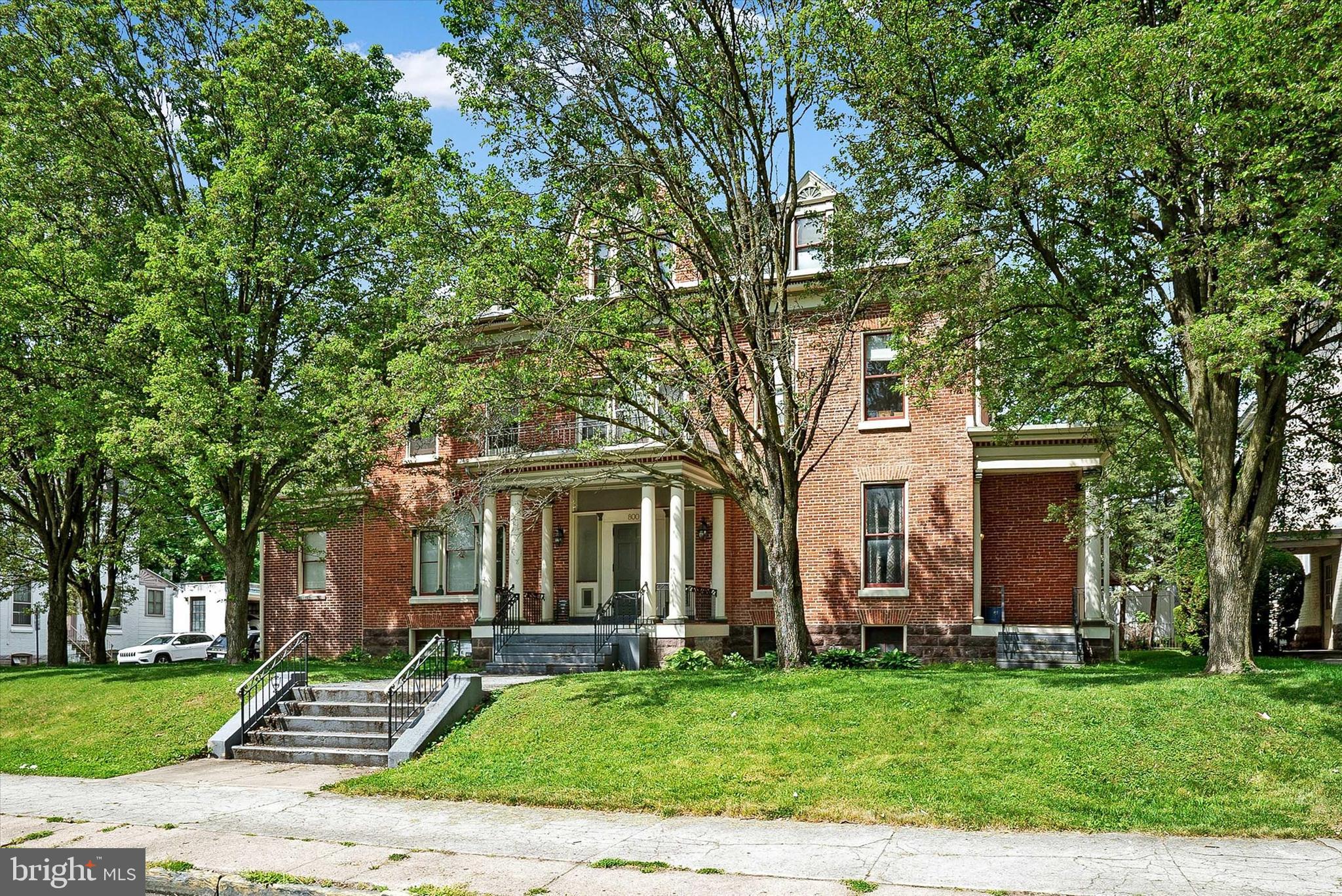 800 N 5th St