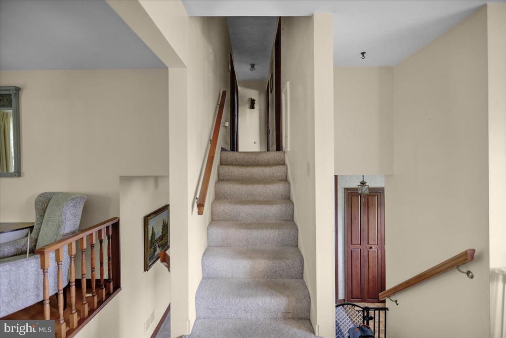 501 Edison Ct
