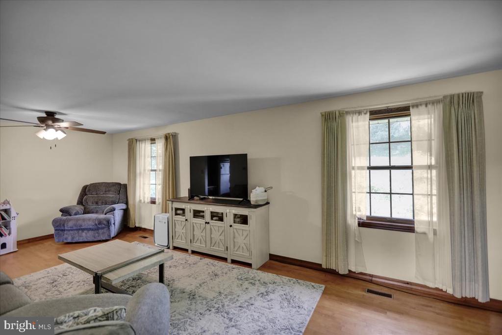 501 Edison Ct