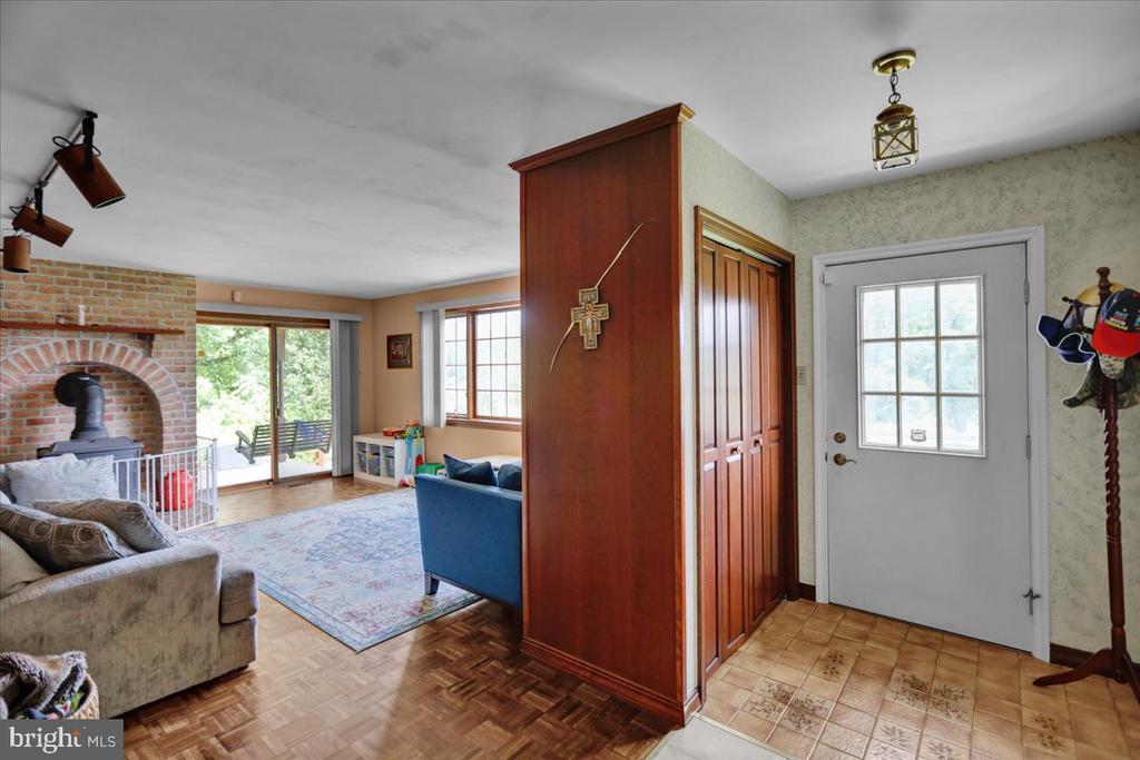 501 Edison Ct
