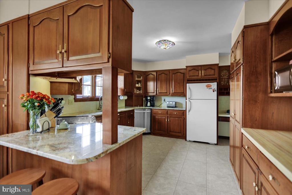 501 Edison Ct