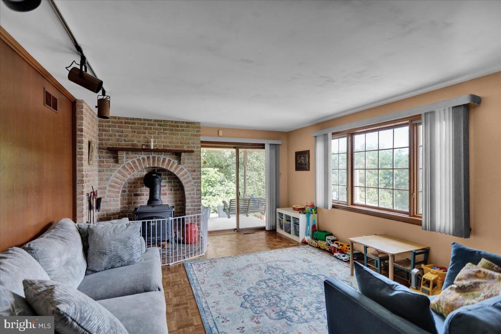 501 Edison Ct