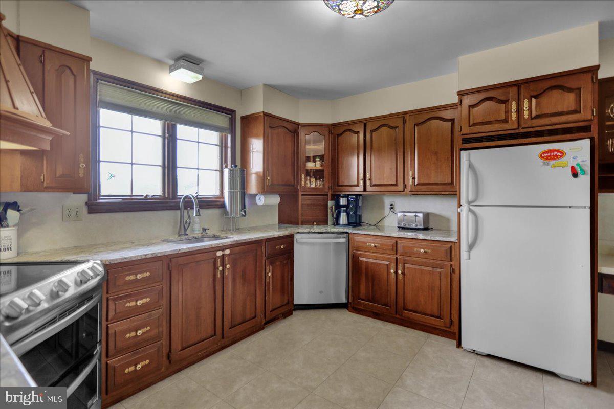 501 Edison Ct