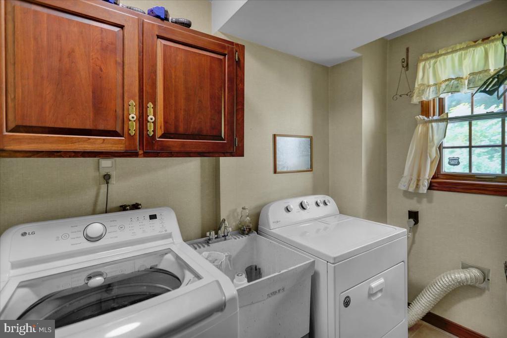 501 Edison Ct