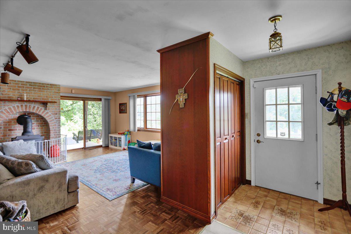 501 Edison Ct