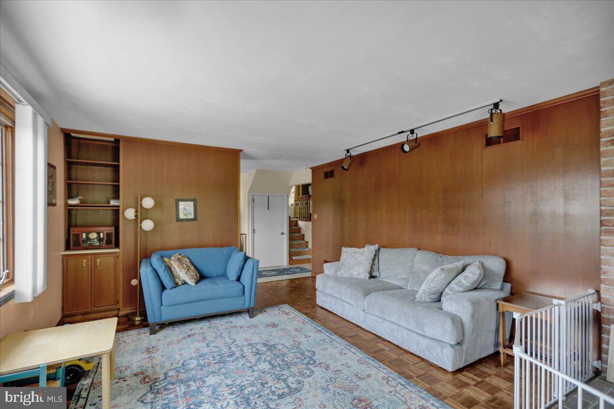 501 Edison Ct