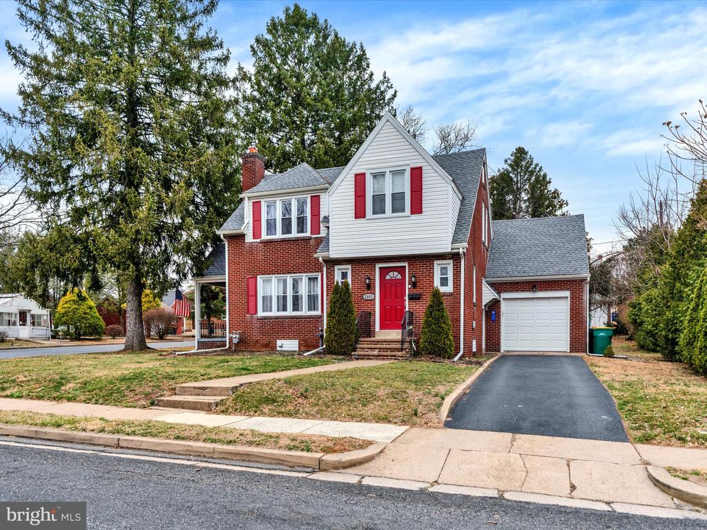 2461 Garfield Ave