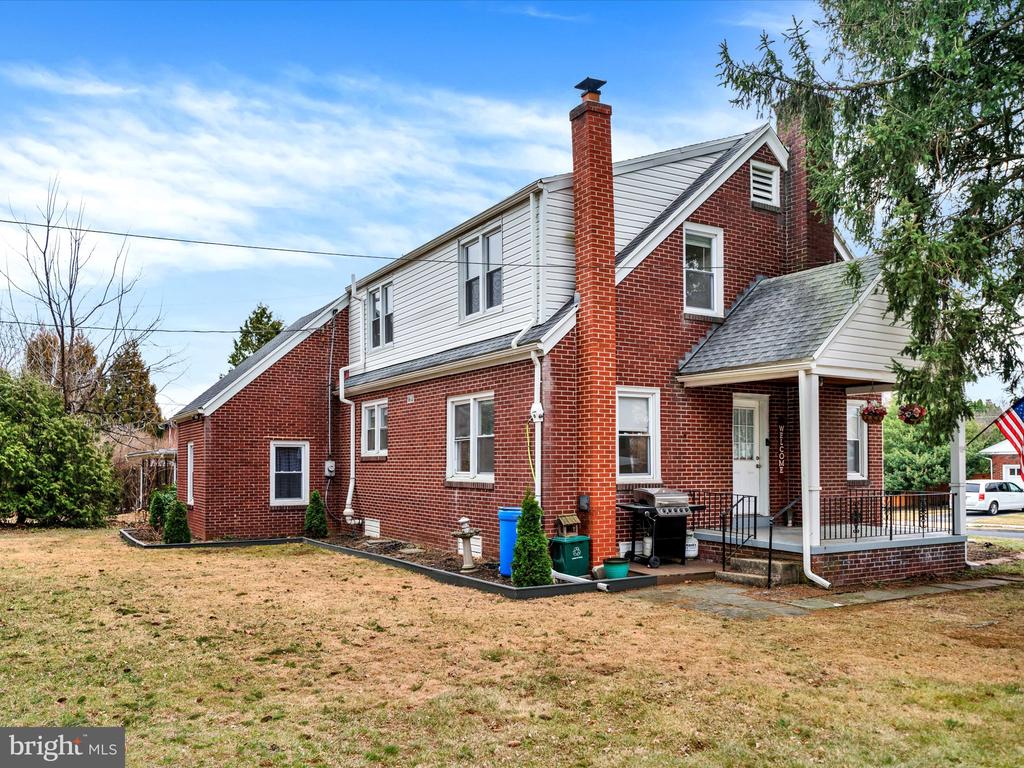 2461 Garfield Ave