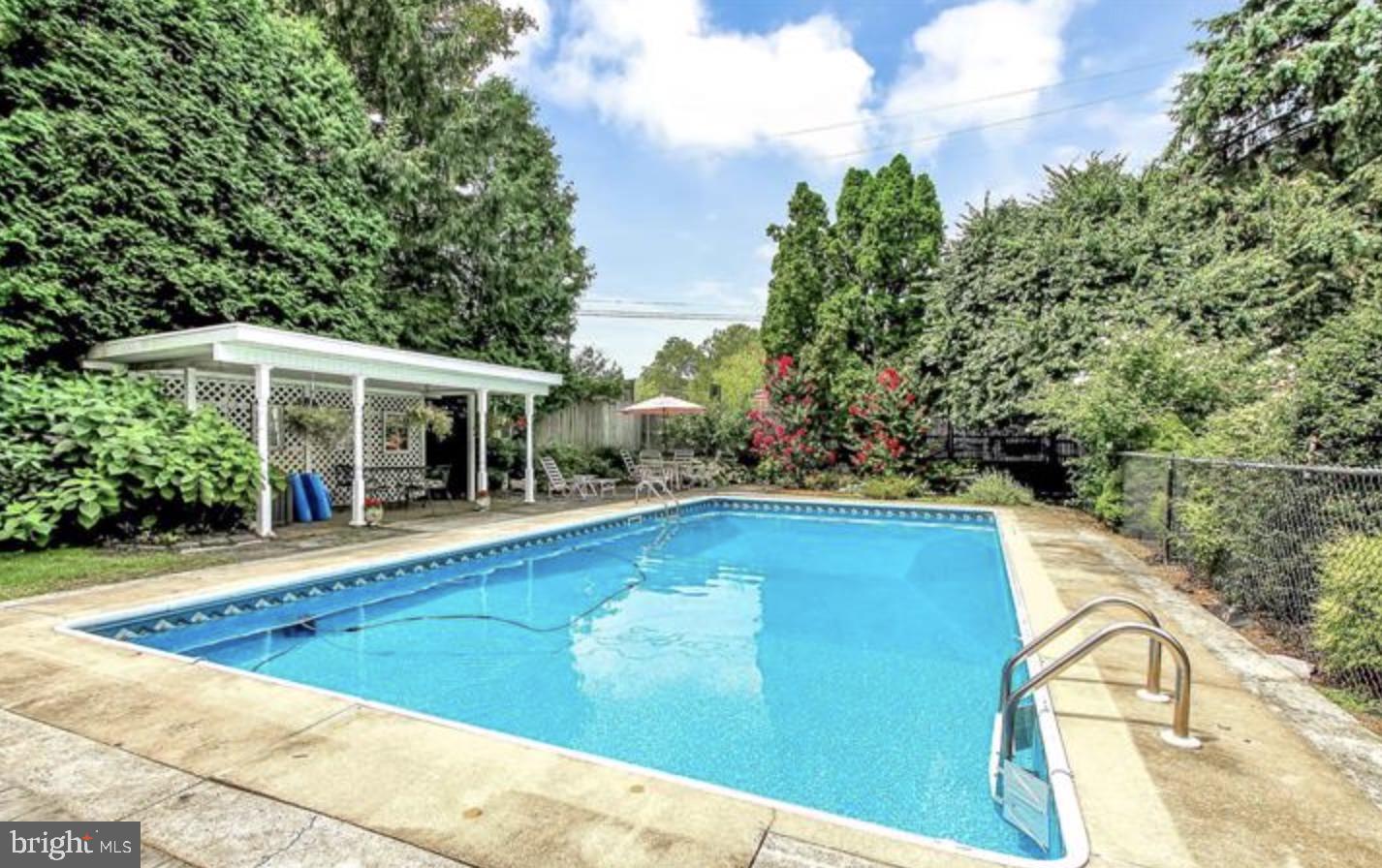 22 WYOMISSING BOULEVARD