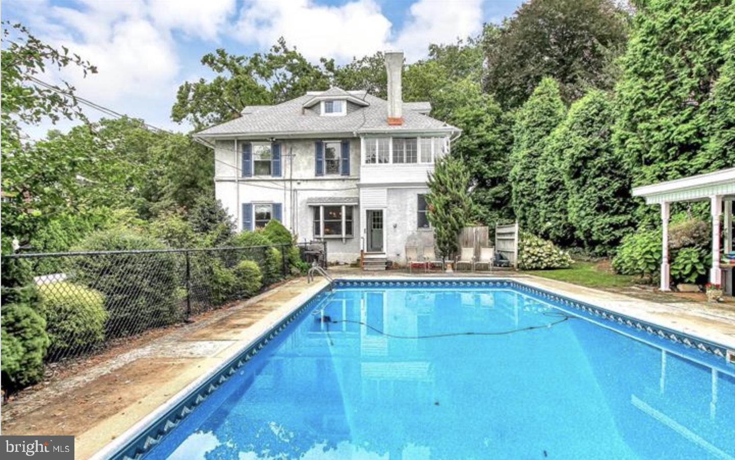 22 WYOMISSING BOULEVARD