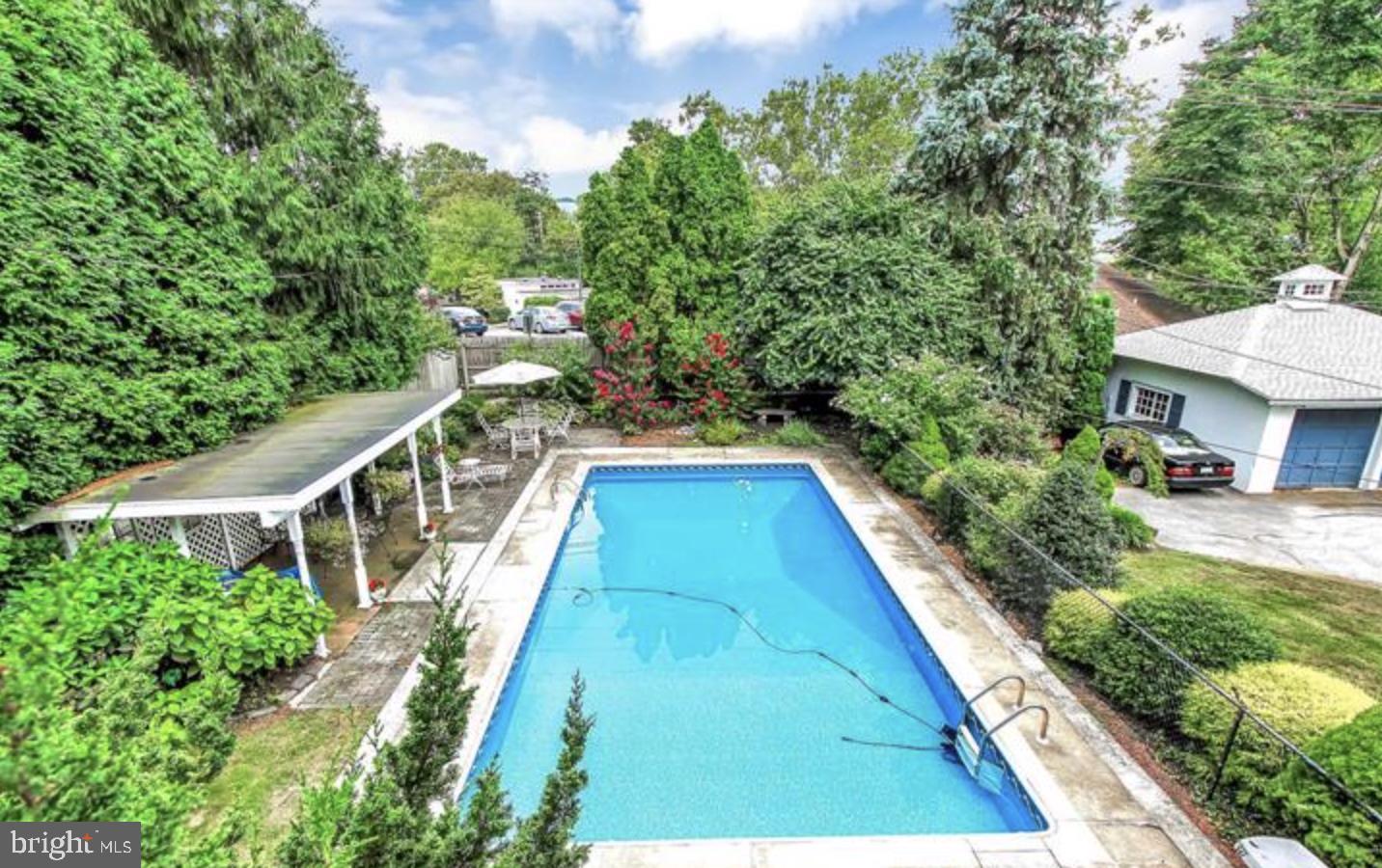 22 WYOMISSING BOULEVARD