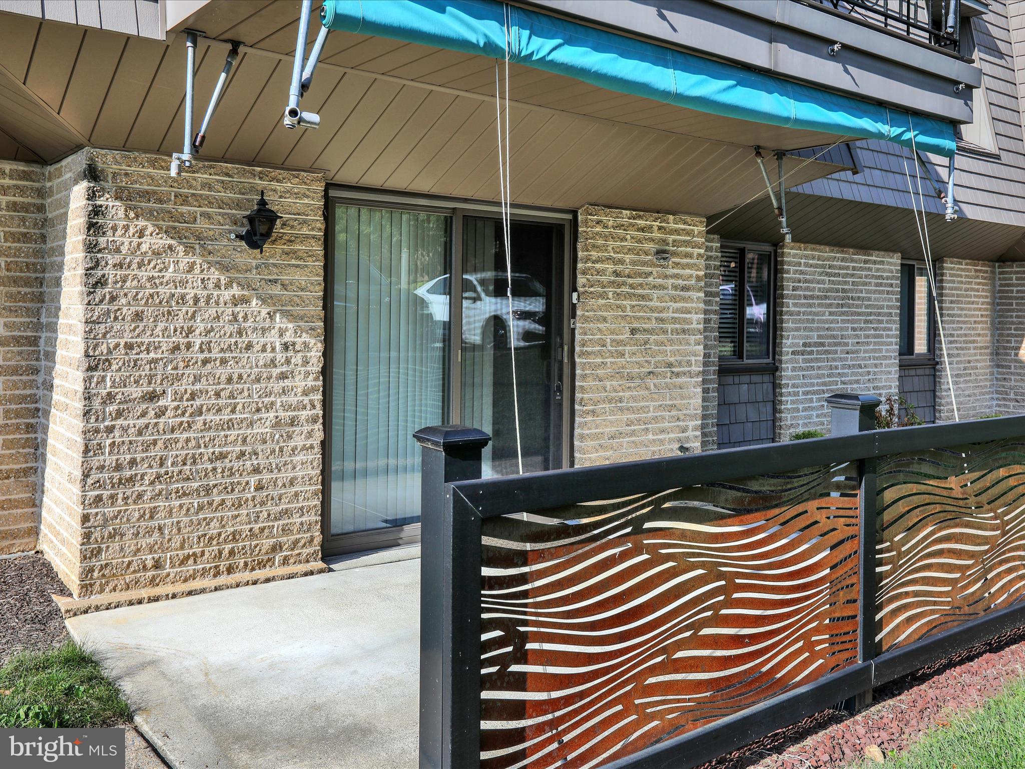 1801 CAMBRIDGE AVENUE B4