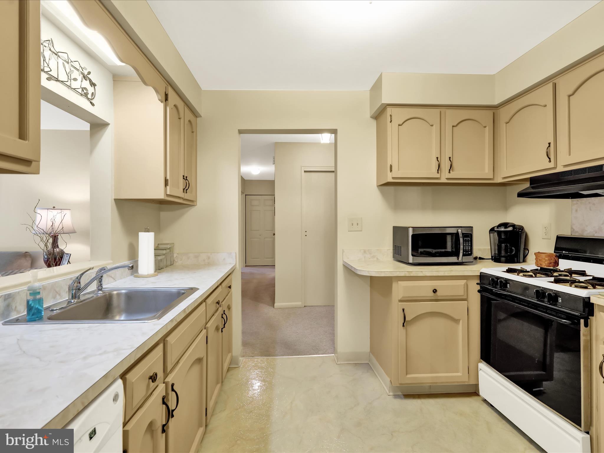 1801 CAMBRIDGE AVENUE B4