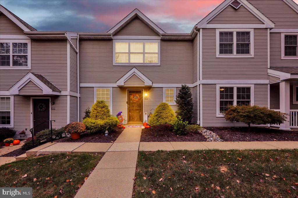 120 LAUREL COURT