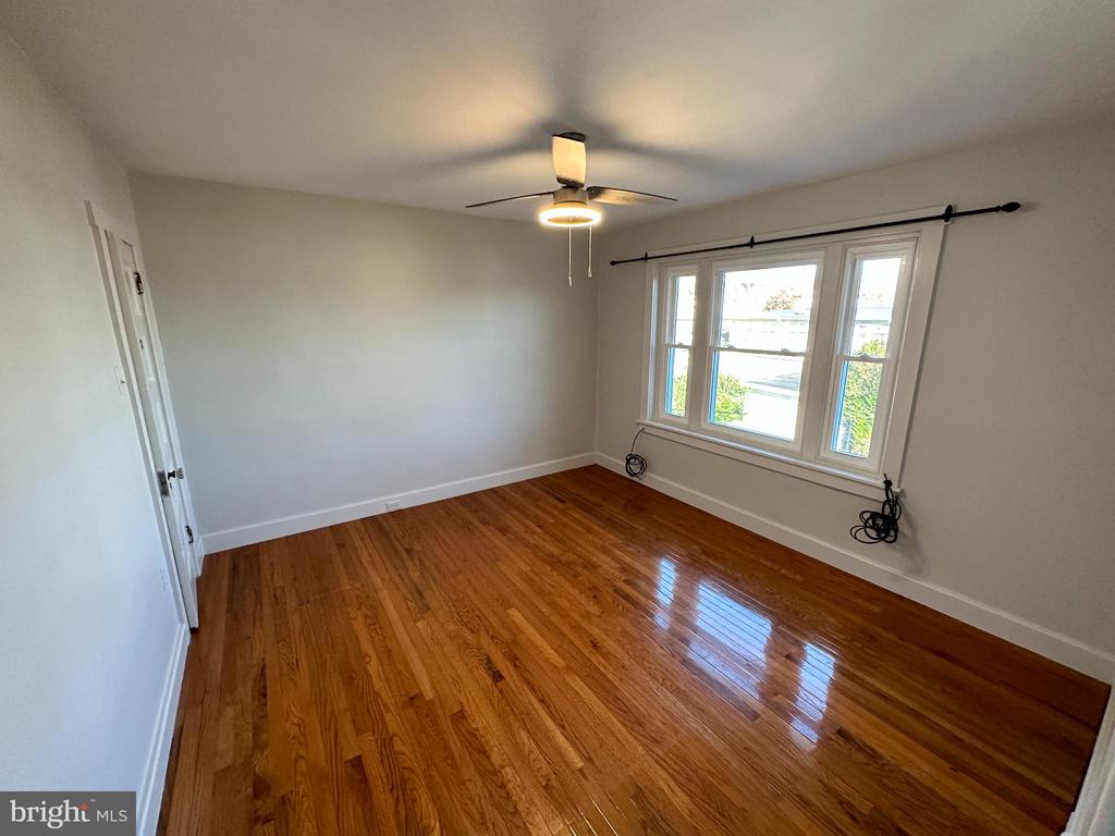 389 OAK TERRACE