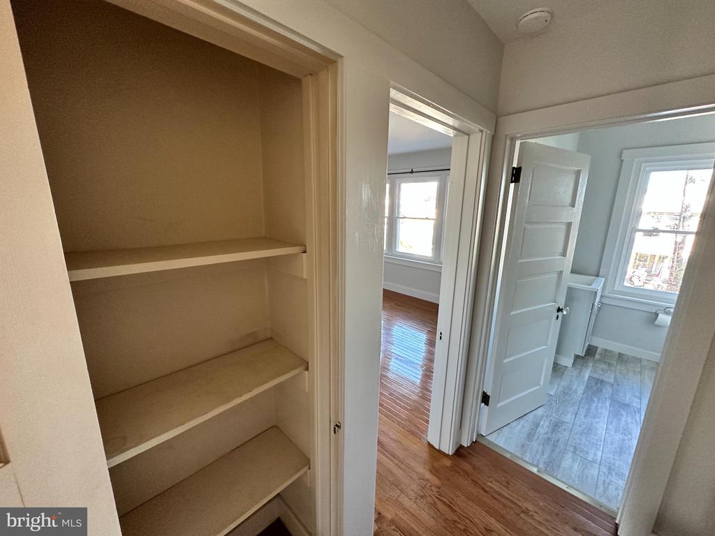 389 OAK TERRACE