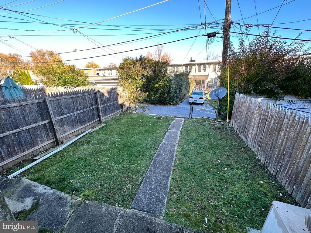 389 OAK TERRACE