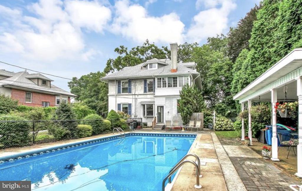 22 WYOMISSING