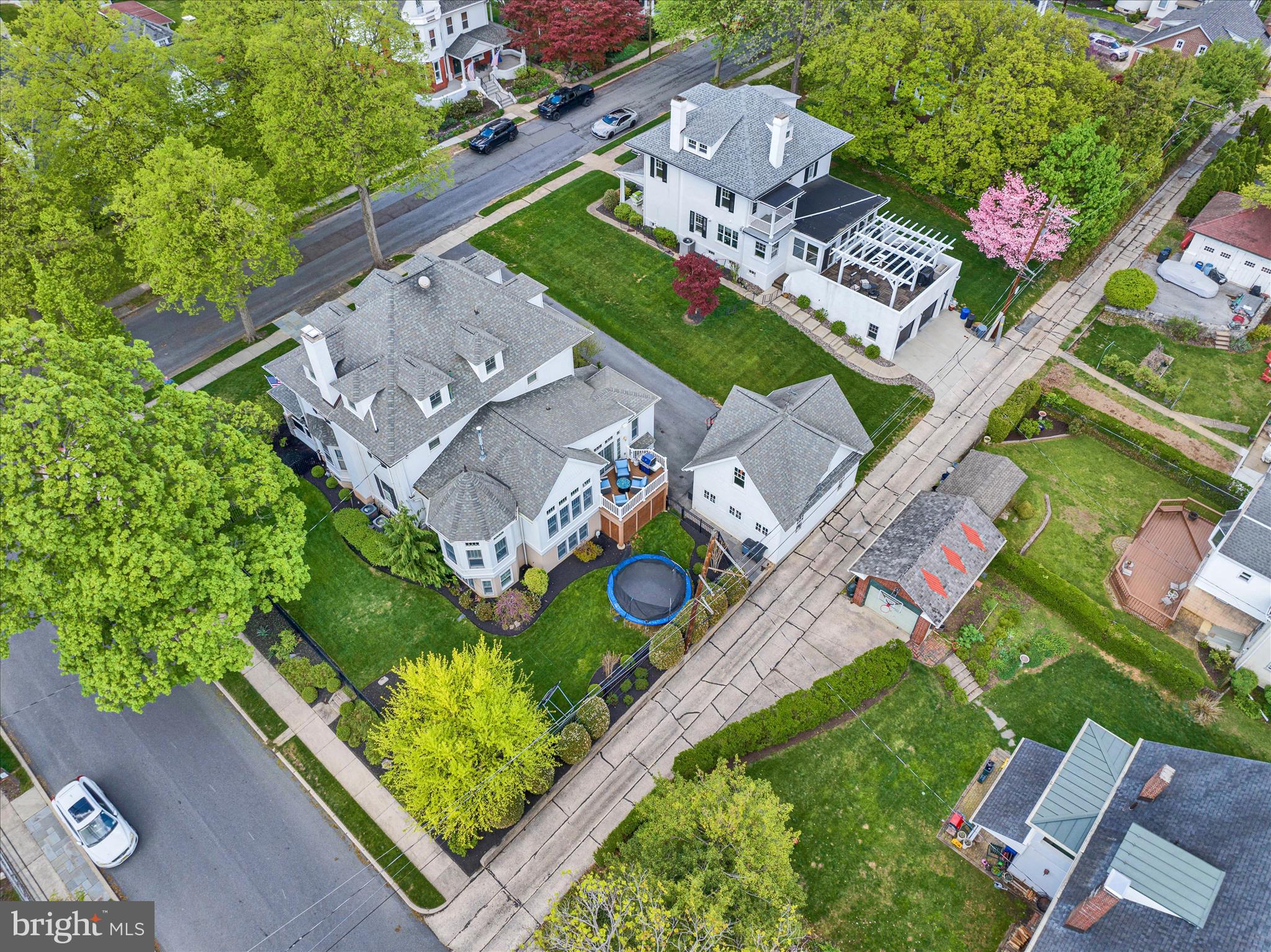 1240 DAUPHIN AVENUE