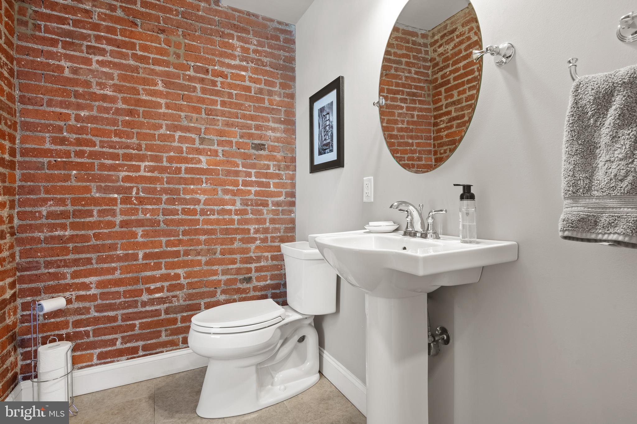 228 E Grant St #2b