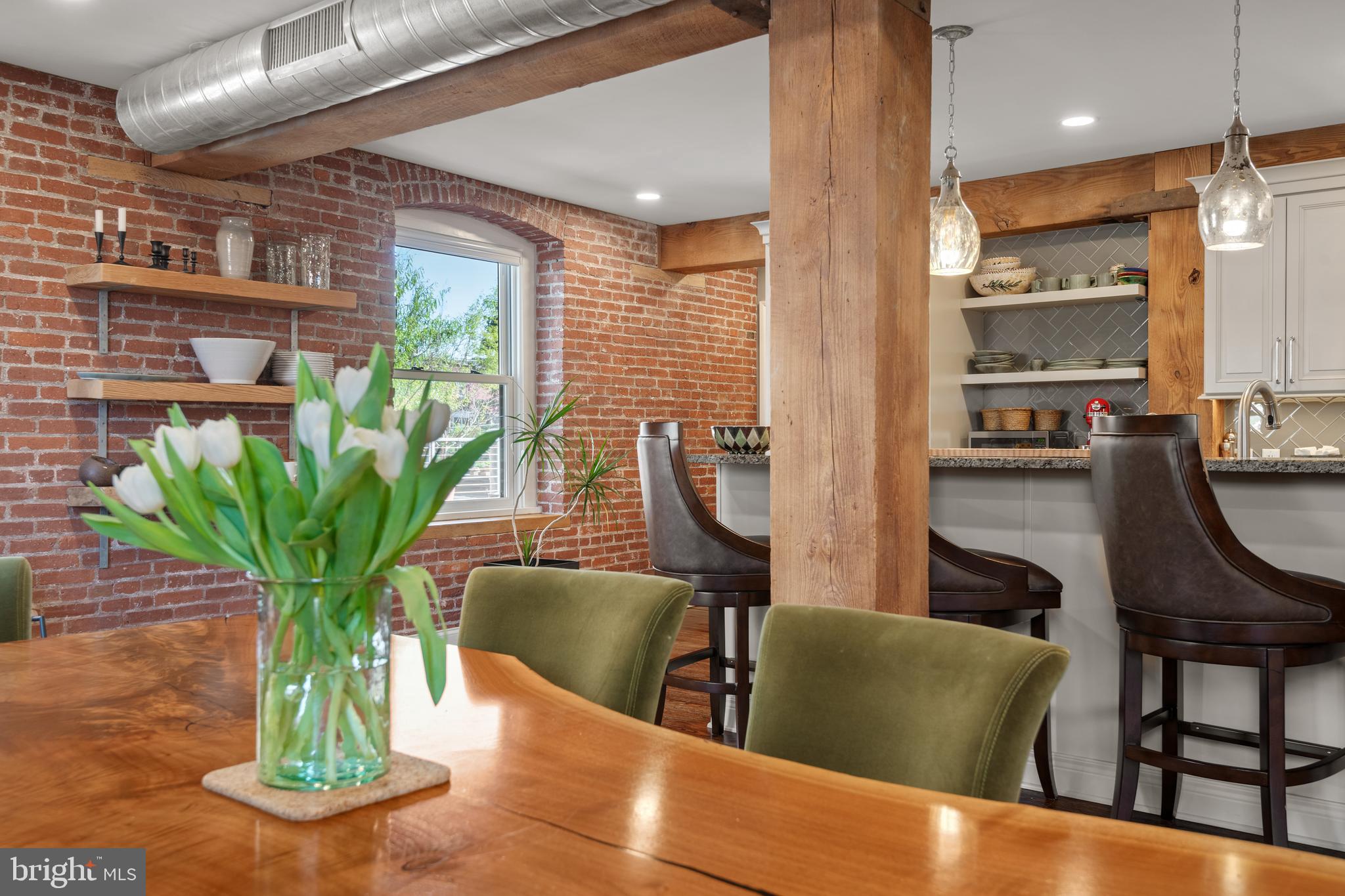 228 E Grant St #2b