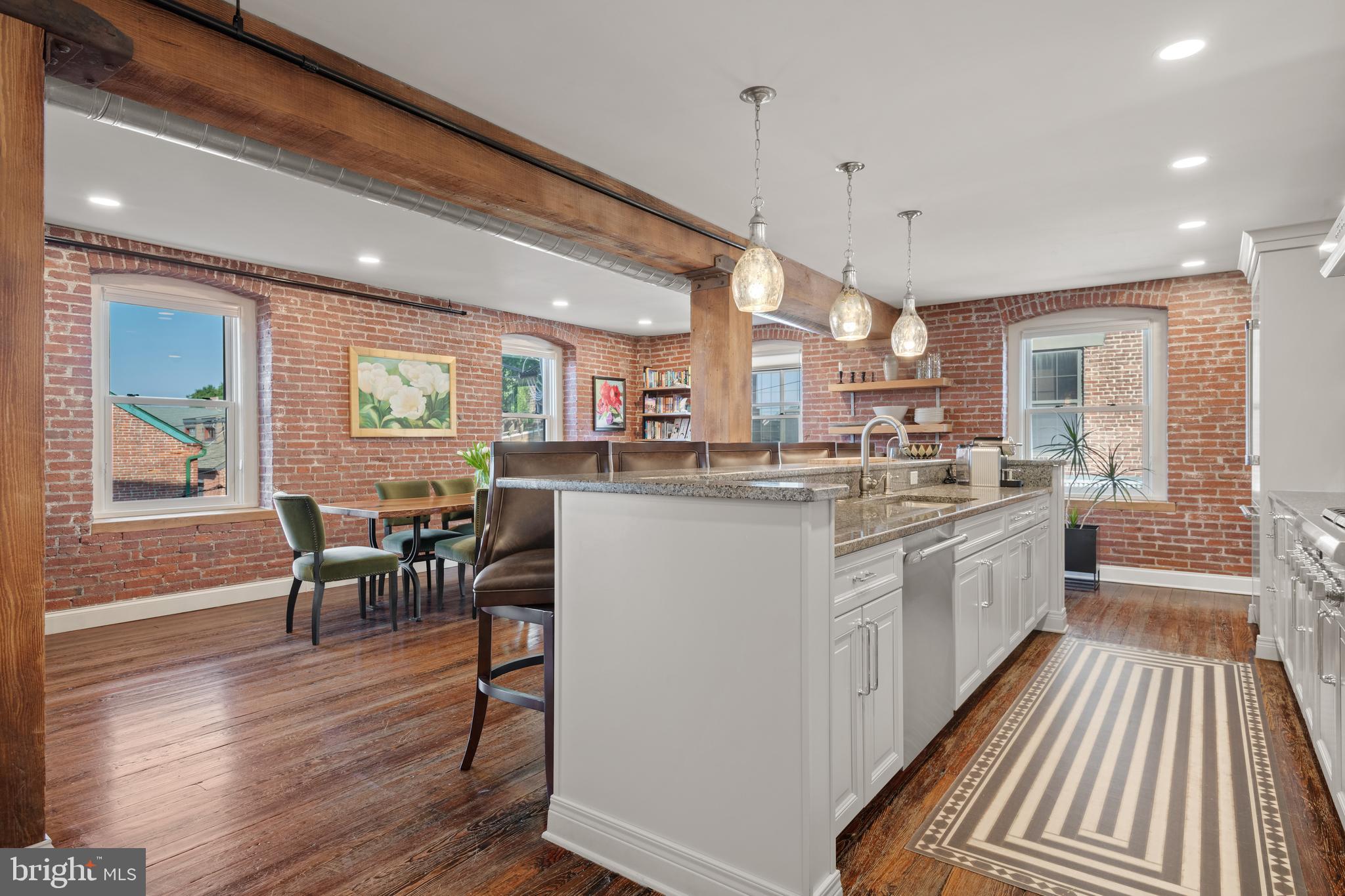 228 E Grant St #2b