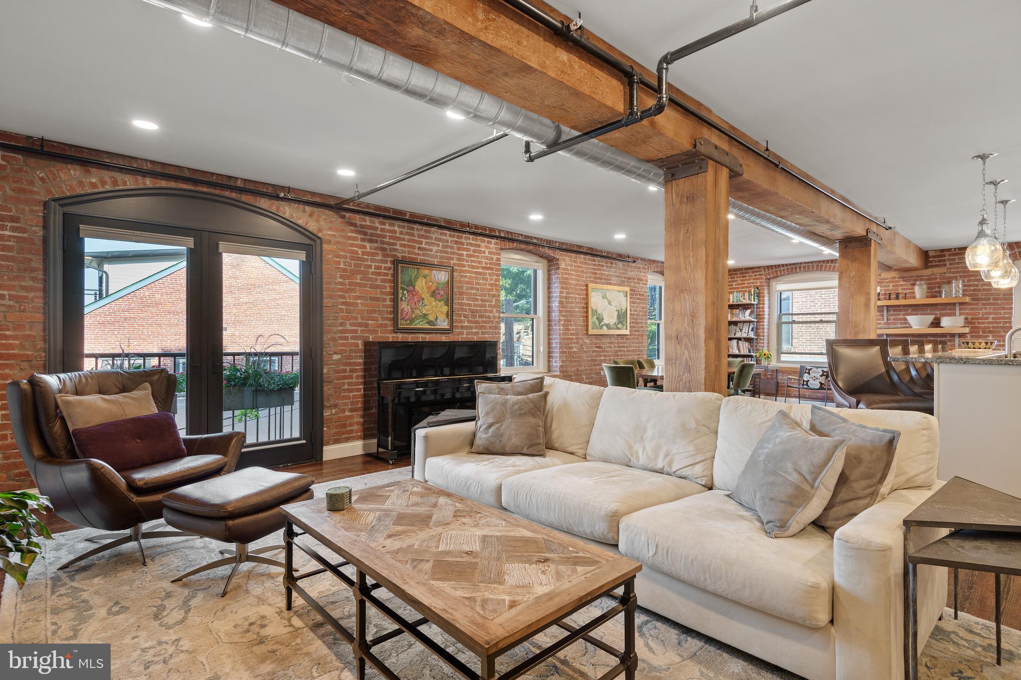 228 E Grant St #2b
