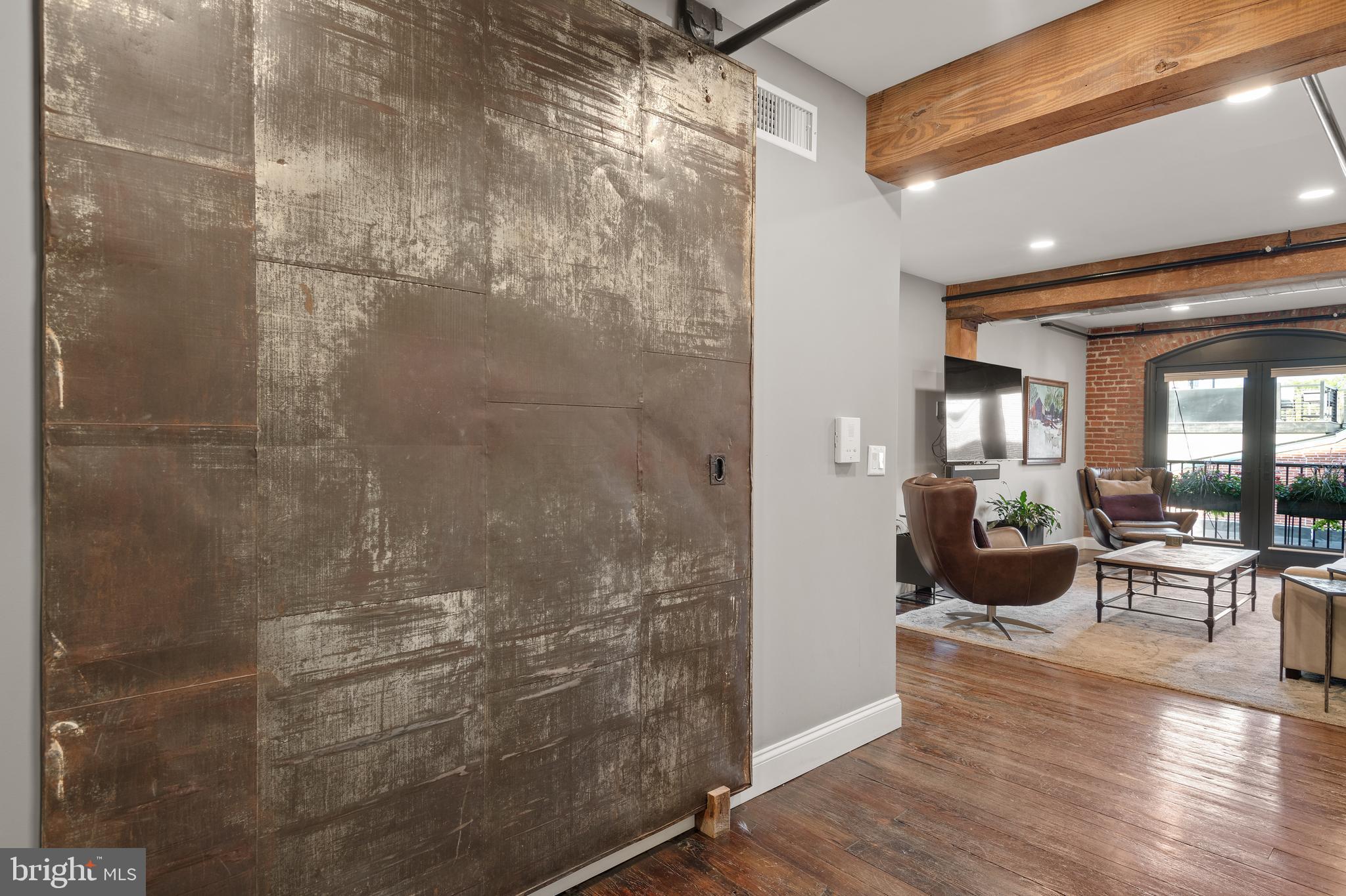 228 E Grant St #2b