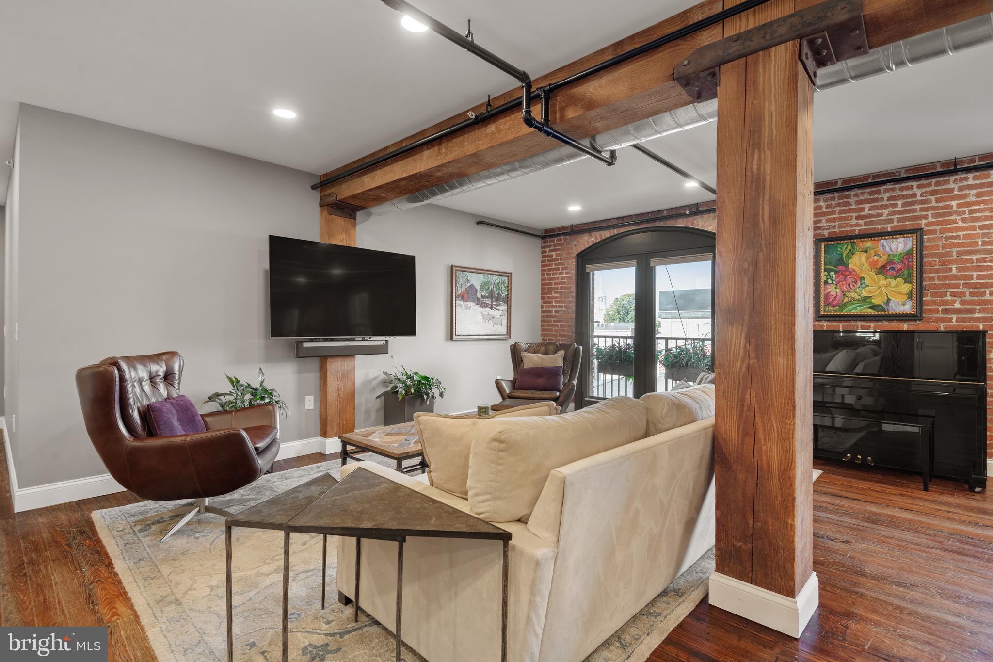228 E Grant St #2b