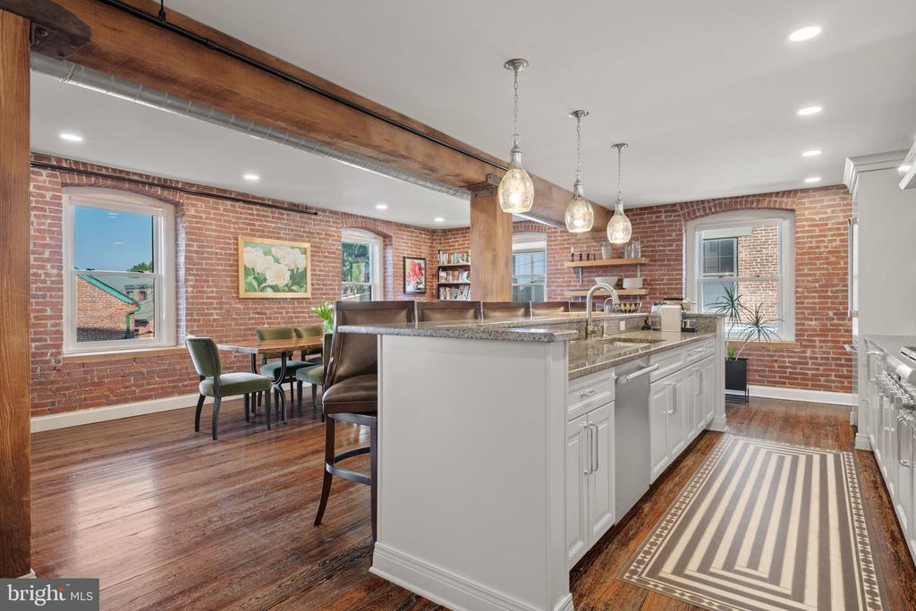 228 E Grant St #2b